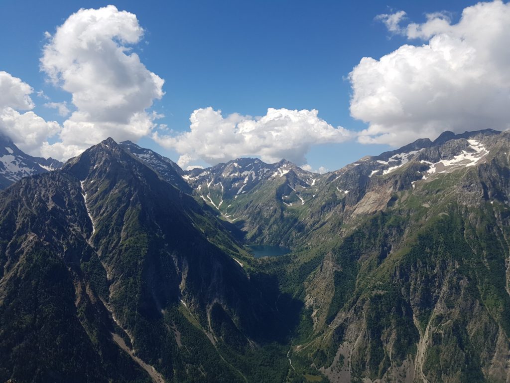 Pohled na Lac Lauvitel z Pied Moutet, který je součástí areálu Les 2 Alpes.