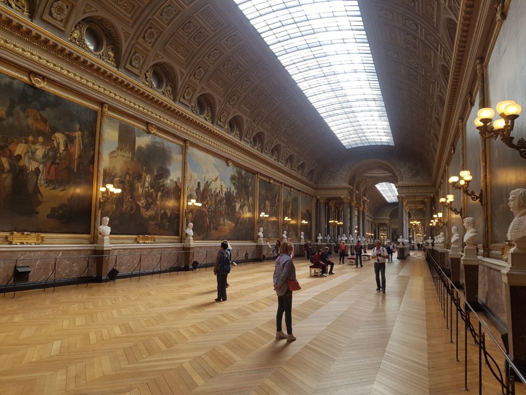 Interiéry zámku ve Versailles.