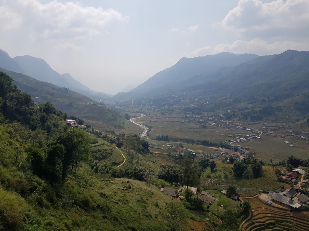 Pohled na údolí Ta Van cestou ze Sapy.