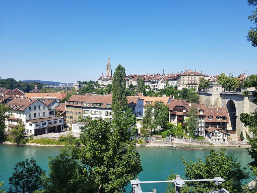 Pohled na centrum hlavního města Bern.