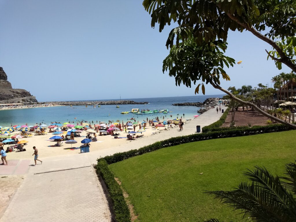 Playa de Amadores.