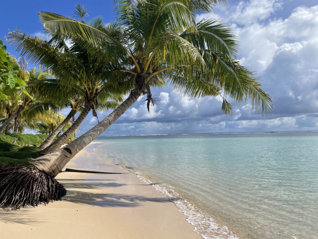 Pláž u Tailua beach fale, Samoa.